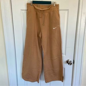 Wide Leg Nike Sweatpants in Light Tan L